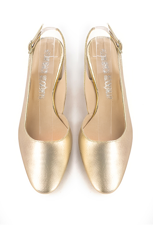 Gold women's slingback shoes. Round toe. Medium flare heels. Top view - Florence KOOIJMAN